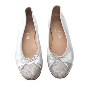 CHANEL Silver Leather Cap-Toe Ballet Flats